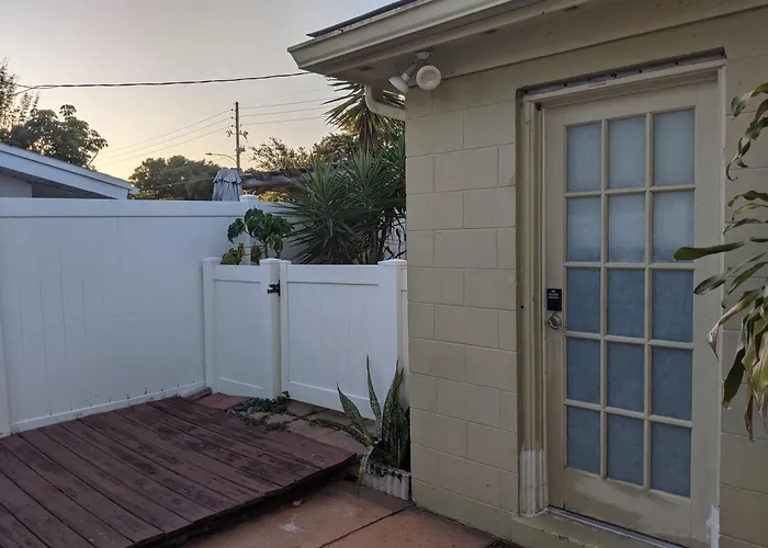 Private Access Suite In Family Home