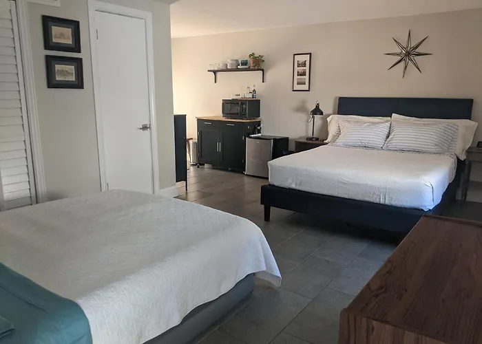 Private Access Suite In Family Home